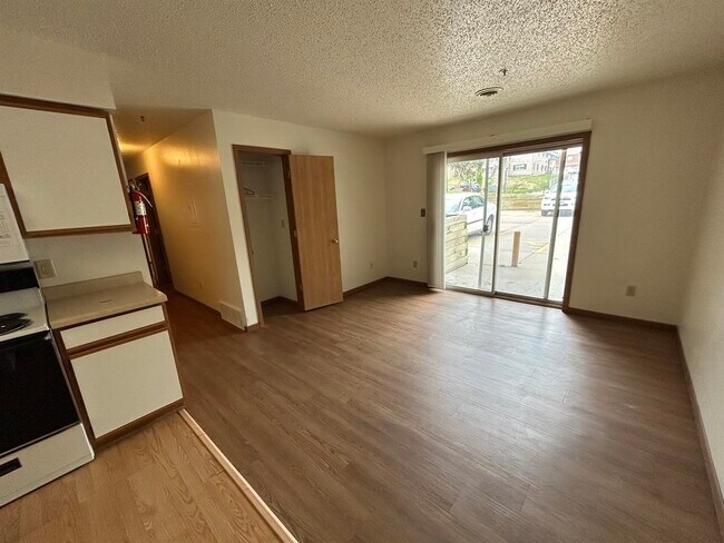 Foto del edificio - 426 S Johnson St