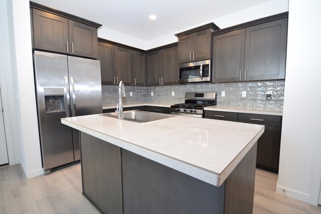 Building Photo - 1400 S 29th Blvd