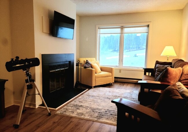 Building Photo - 113 Trailside Condos