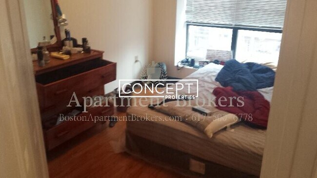 Building Photo - 81 Essex St