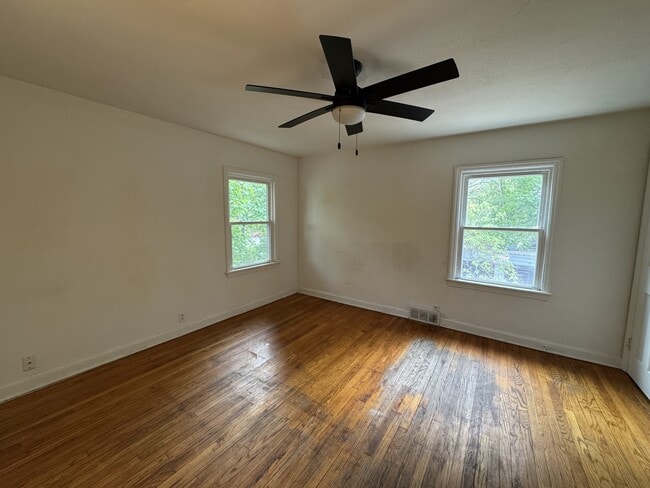 Building Photo - 813 3rd Ave