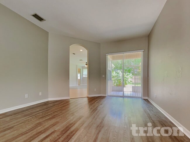 Building Photo - 3508 Pendleton Way