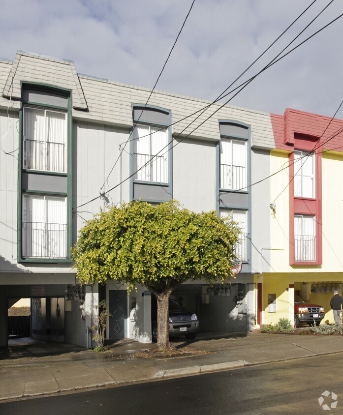 480 90th St, Daly City, CA 94015 Apartments in Daly City, CA