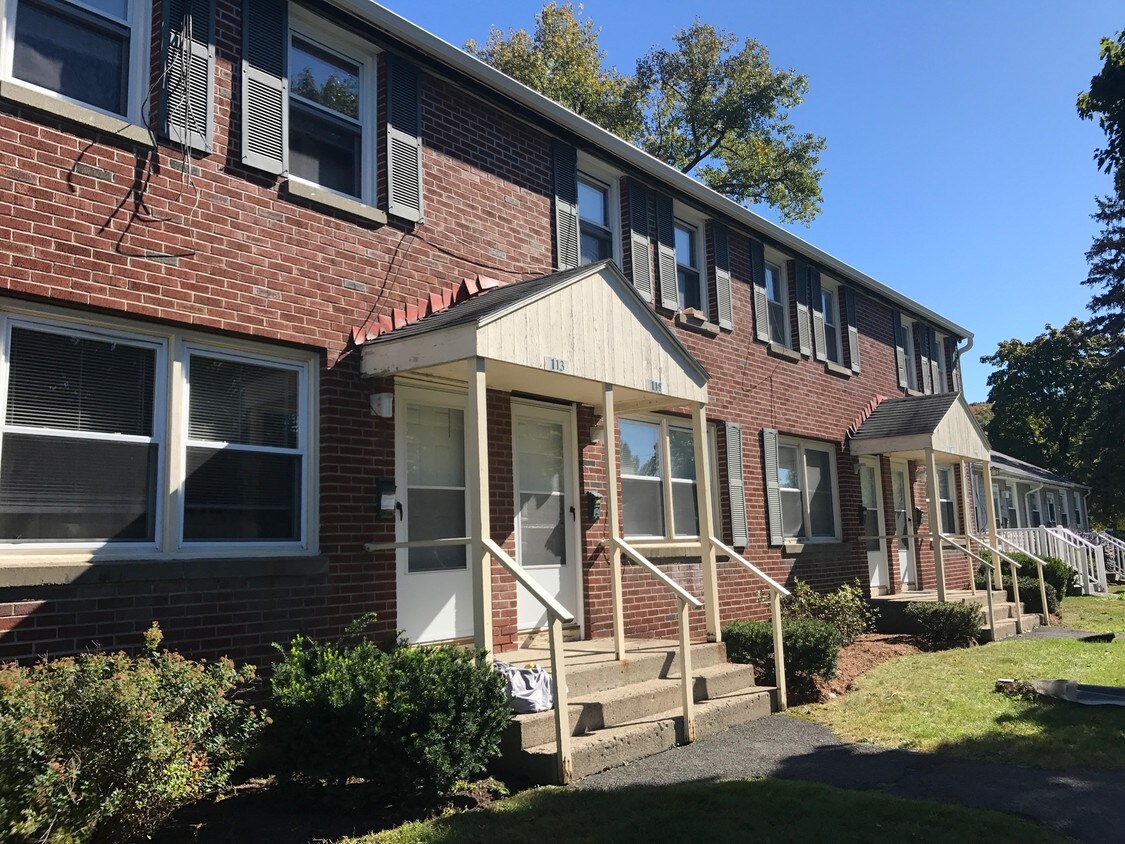 Primary Photo - 122 Grandview Ct