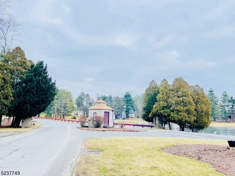 Foto principal - 207 Old Chimney Ridge Rd