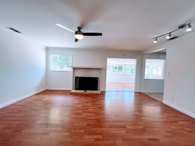 Building Photo - Outstanding Location in Poway! 4 BD / 2 BT...