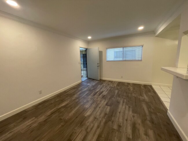 Foto del edificio - 3753 S Barrington Ave