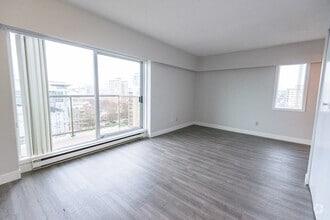 Building Photo - 1039 View St
