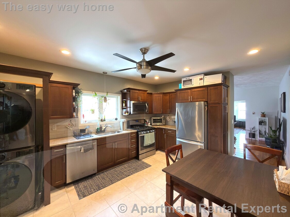 Photo - 9 Amaranth Ave Unit #1