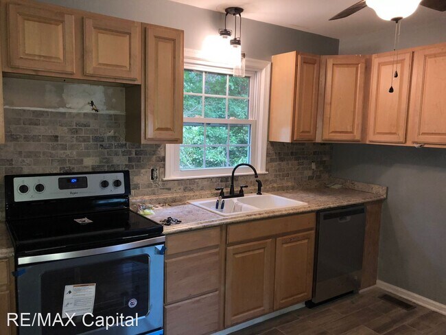 Building Photo - 3 br, 1 bath House - POCAHONTAS TRAIL, 8547