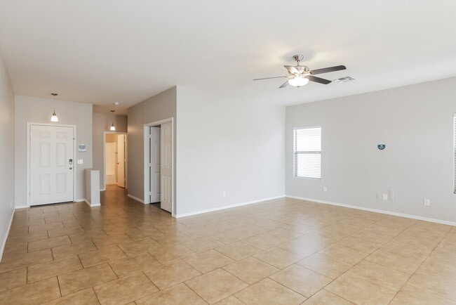 Foto del edificio - 735 E Michigan Ave