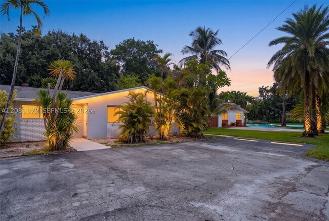 Foto del edificio - 4750 SW 66th Terrace