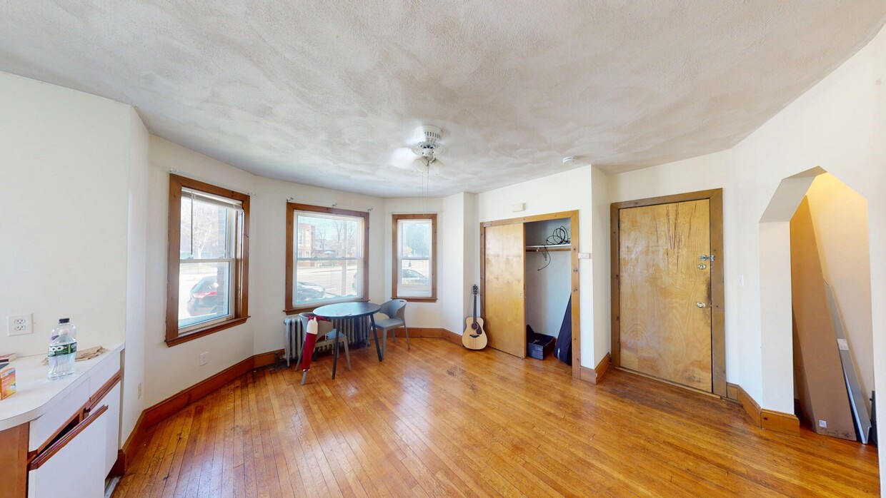 Primary Photo - 221 Chestnut Hill Ave