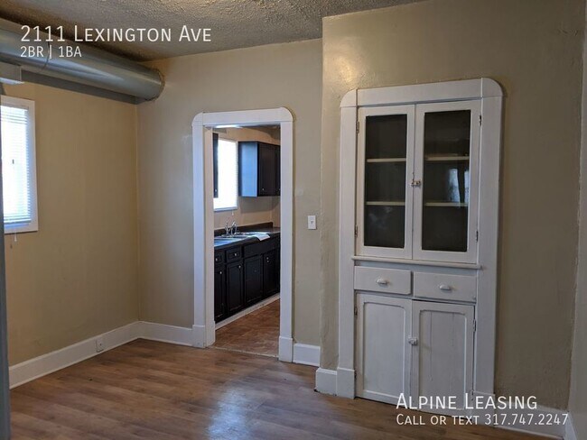 Building Photo - Fountain Square 2BR Duplex
