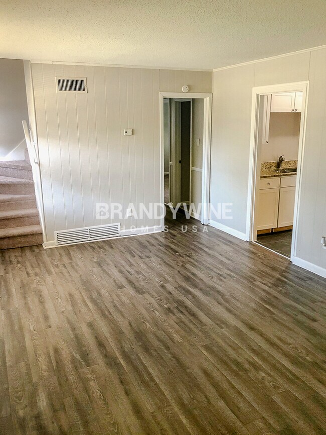 Building Photo - *** 1 month FREE RENT!!! ***