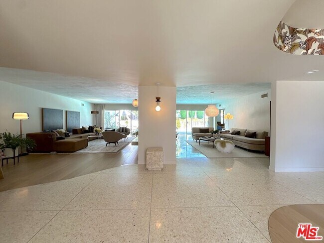 Foto del edificio - 6414 Senford Ave