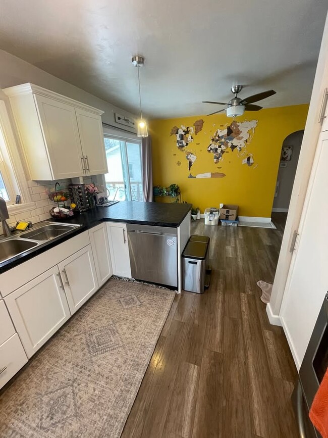 Kitchen 4 - 619 Northern Ave