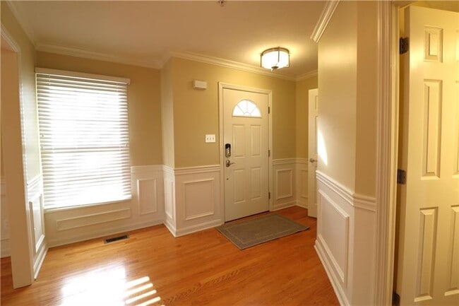 Building Photo - 2014 Trillium Ct