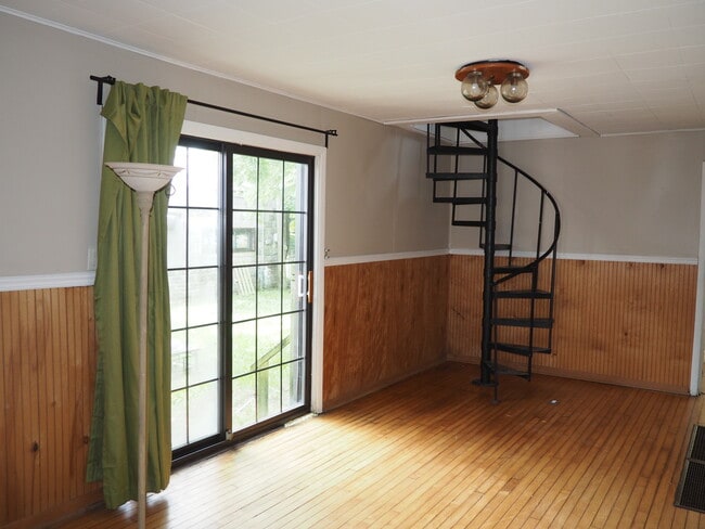 Building Photo - 9931 143rd Pl