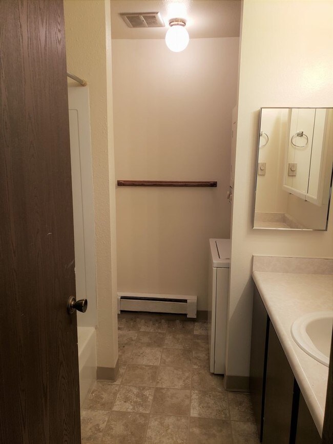 Foto del edificio - 1 bedroom in Lakewood