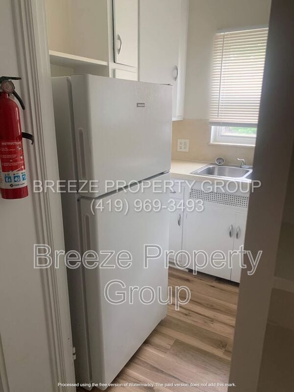 Foto del edificio - 2445 W Bancroft St