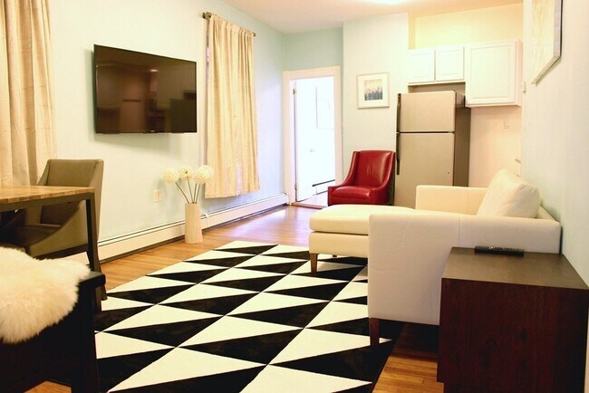 Building Photo - 765 Cambridge St