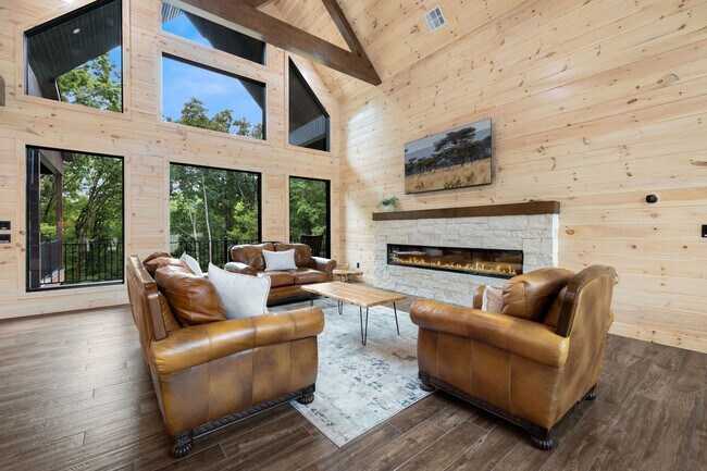 Building Photo - 13665 Farm Road 2212-SI ID1583609P