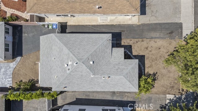 Foto del edificio - 10423 McClemont Ave