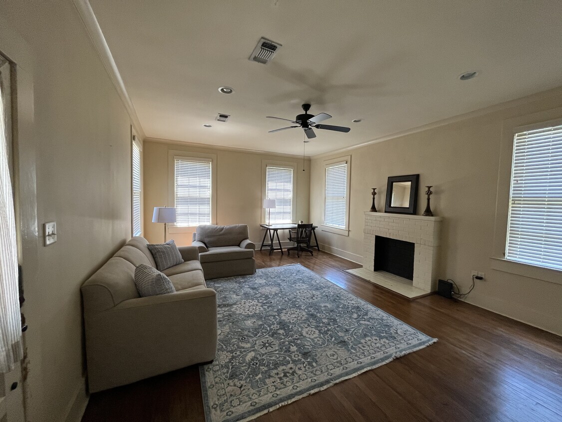 Living Room - 1906 White St