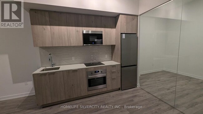 Building Photo - 15 Skyridge Dr