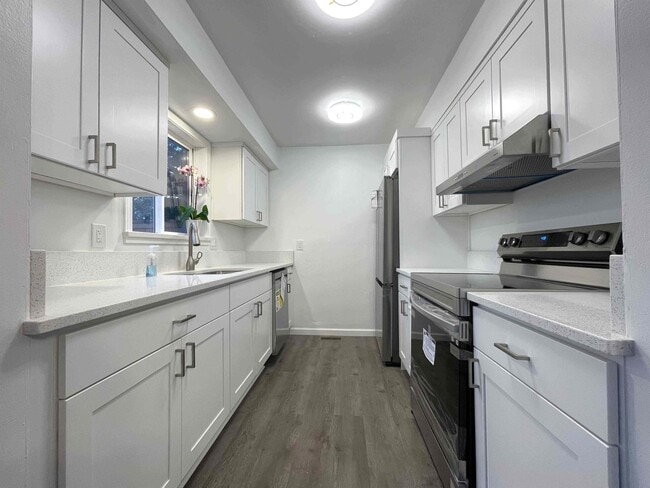 Foto del edificio - 5551 SW Lombard Ave