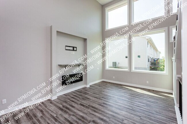 Foto del edificio - 1508 Mocking Bird Ln