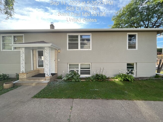 Building Photo - 826 5th St E