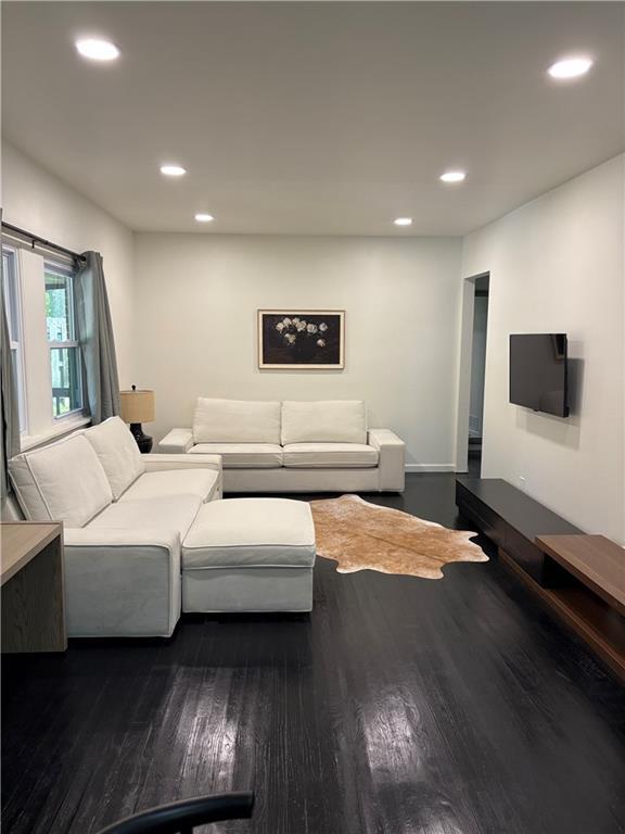 Foto del edificio - 1777 Ellen St NW