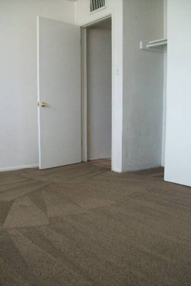 Building Photo - **Spacious 4 Bedroom Home in the Heart of Tempe!**