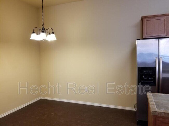 Foto del edificio - 1023 Brown Rock Dr