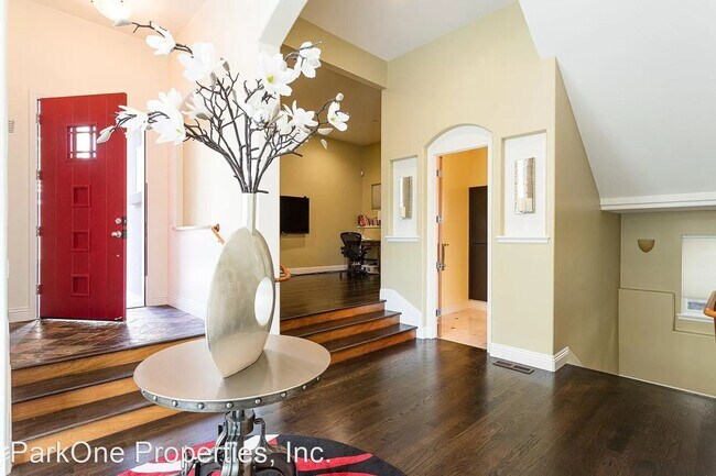 Building Photo - 3 br, 3 bath House - 7164 Buckingham Blvd