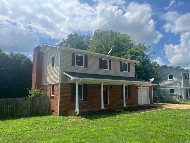 Building Photo - Stunning Newly Remodeled 4BR/2BA Home in Huntsville – Pet Friendly!