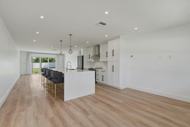 Foto del edificio - 461 SW 1st St