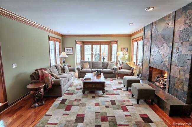Building Photo - 2845 Meadowood Ln