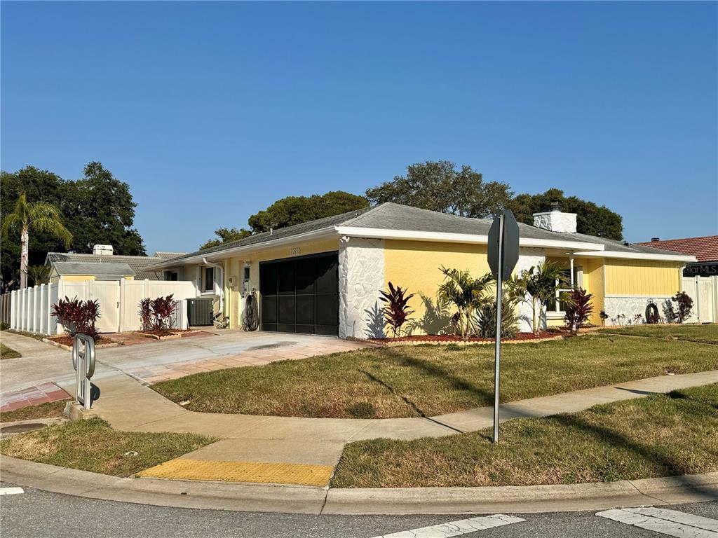 Foto principal - 12593 116th St