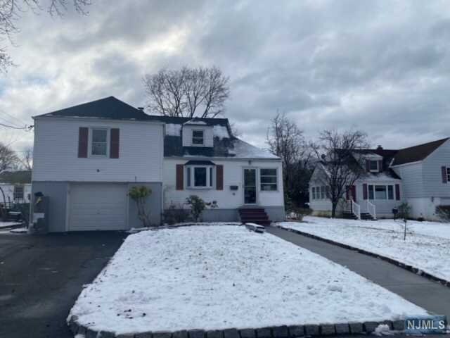 Primary Photo - 16 Newton Rd