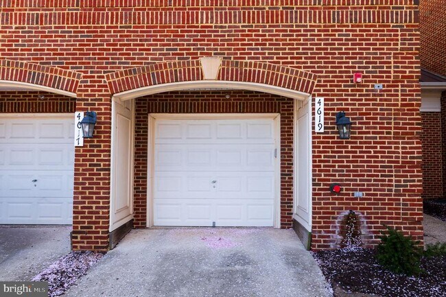 Foto del edificio - 4619 Hummingbird Ln