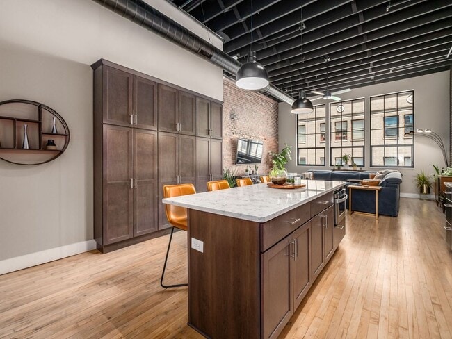 Building Photo - The Lofts at 44