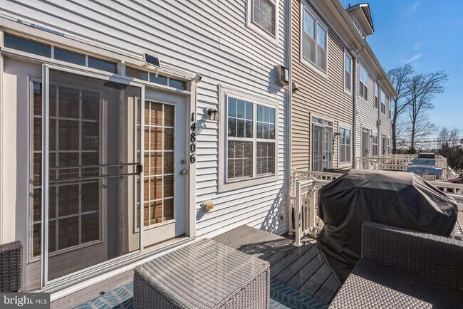 Building Photo - 14806 Hardcastle St