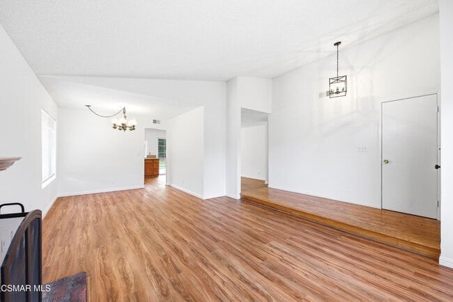 Foto del edificio - 1438 Calle De Oro