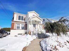 Building Photo - 126 Sargeant Ave