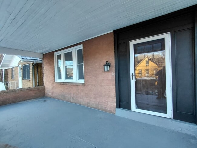 Photo - Beautiful Four Bedroom Home In Forest Hills