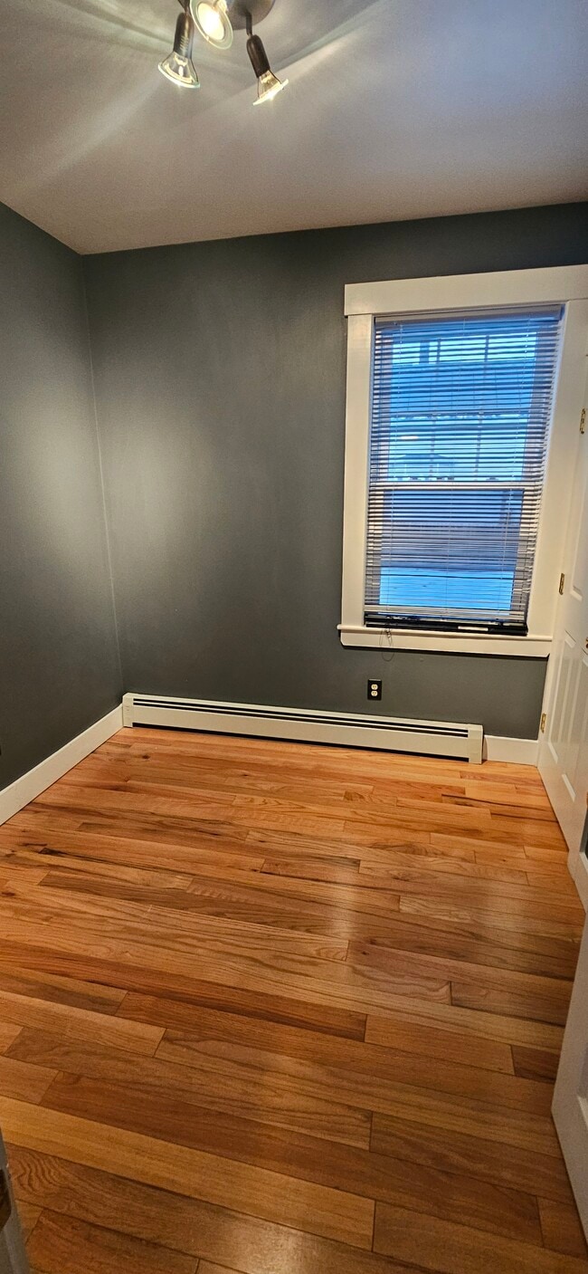 2nd bedroom - 70 Forest St