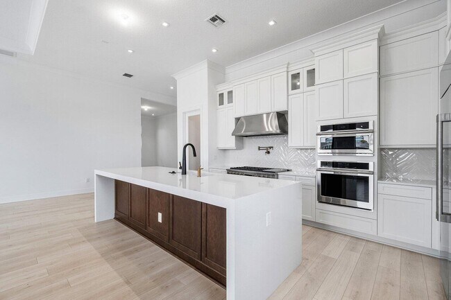 Foto del edificio - 13393 Artisan Cir